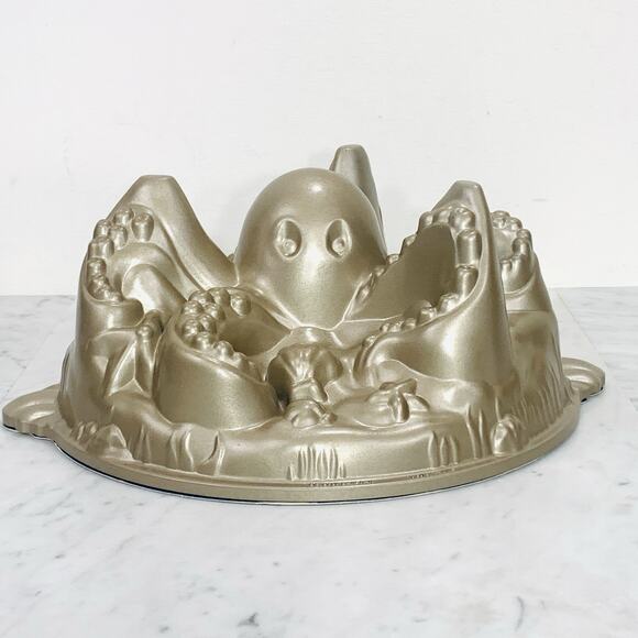 WILLIAMS-SONOMA Nordic Ware Octopus Cake Pan 10 Cups Gold Baking Mold USA NWT - Picture 1 of 12